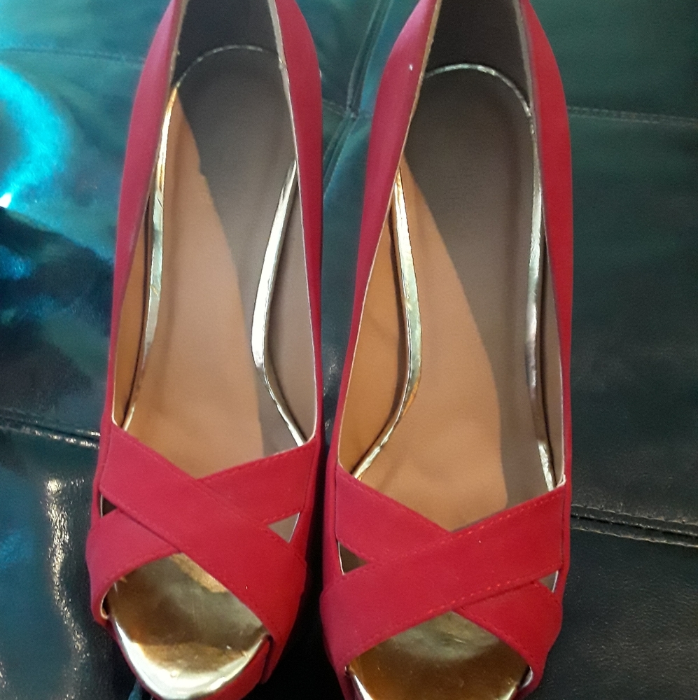 Red High Heels - Picture 2 of 3